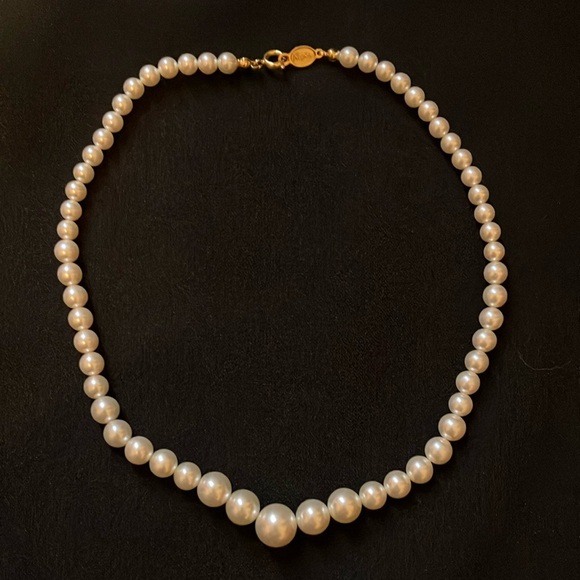 Vintage Faux pearl Jewelry Lot of 2 necklaces (Napier) and 1 bracelet - Picture 2 of 10